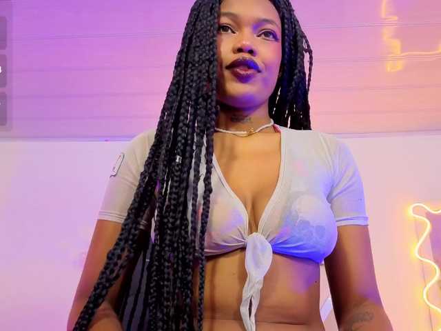 cristalbroke-tay live cam on BongaCams