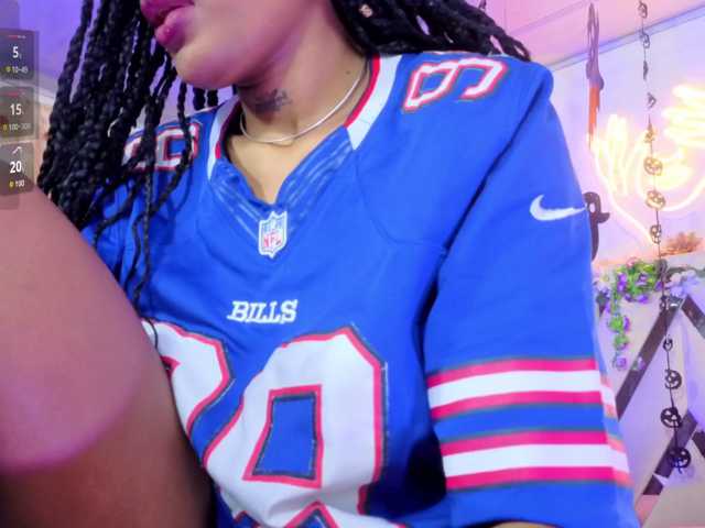 cristalbroke-tay live cam on BongaCams