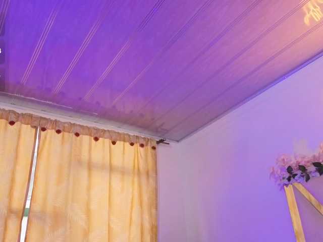 cristalbroke-tay live cam on BongaCams