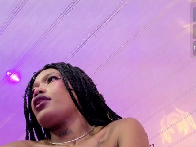 cristalbroke-tay live cam on BongaCams