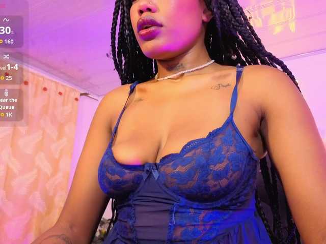 cristalbroke-tay live cam on BongaCams