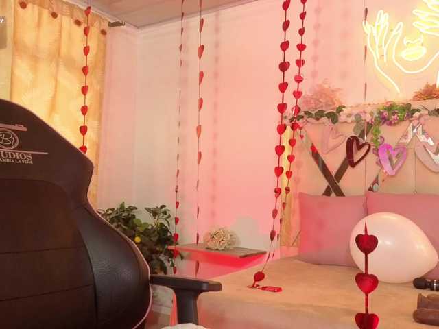 cristalbroke-tay live cam on BongaCams