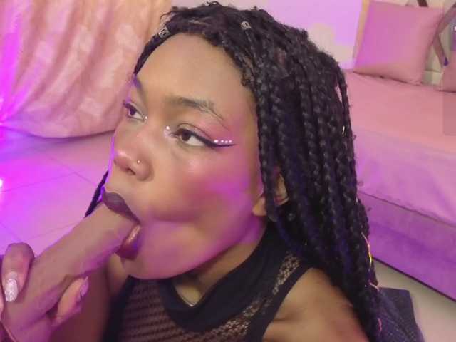 cristalbroke-tay live cam on BongaCams