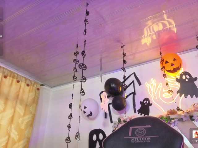 cristalbroke-tay live cam on BongaCams