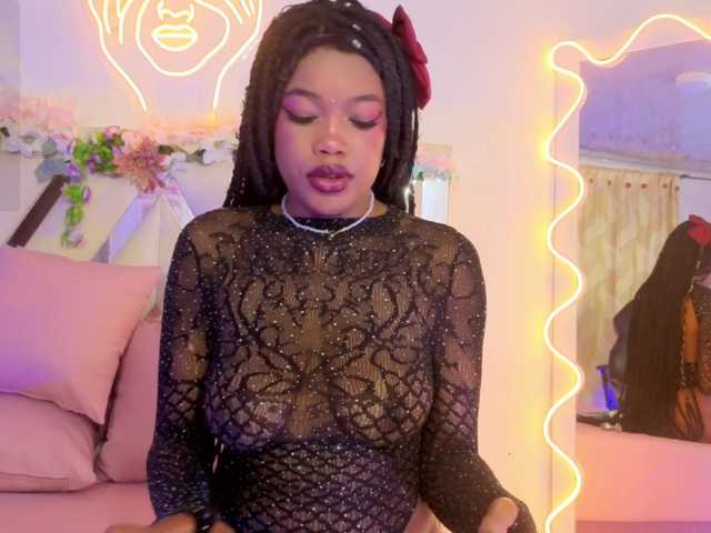 cristalbroke-tay live cam on BongaCams