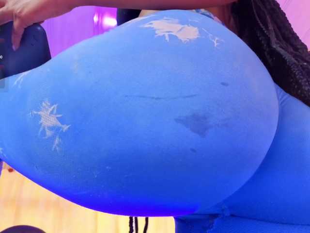 cristalbroke-tay live cam on BongaCams