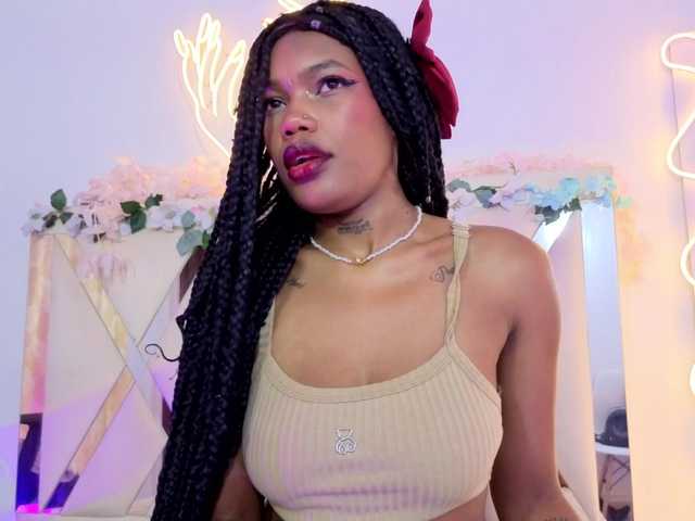 cristalbroke-tay live cam on BongaCams