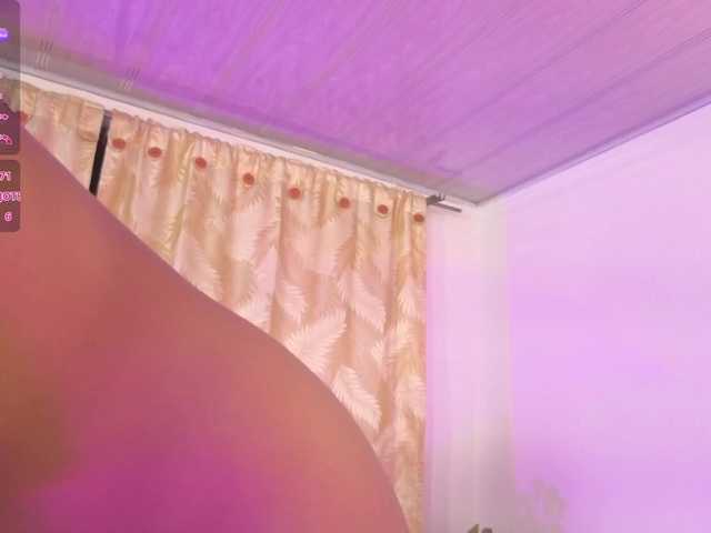 cristalbroke-tay live cam on BongaCams