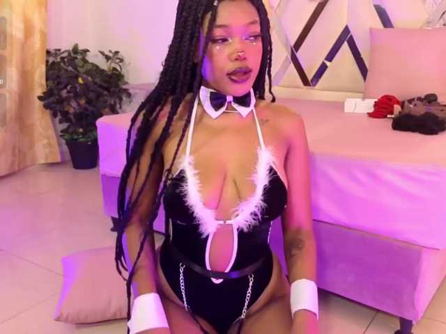 cristalbroke-tay live cam on BongaCams