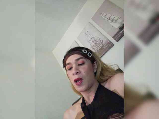 Hottycums Live Webcam on BongaCams