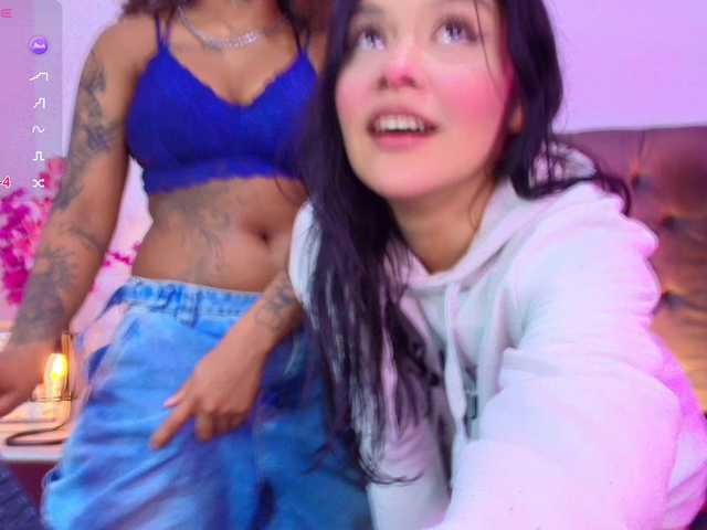 EmilyandTripsy live cam on BongaCams