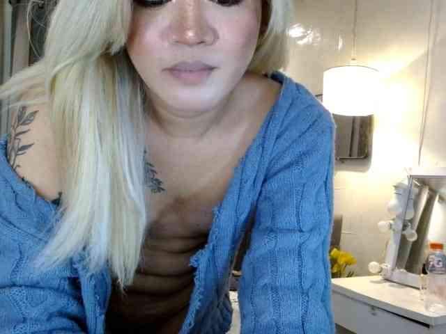 katykiat Live Webcam on BongaCams