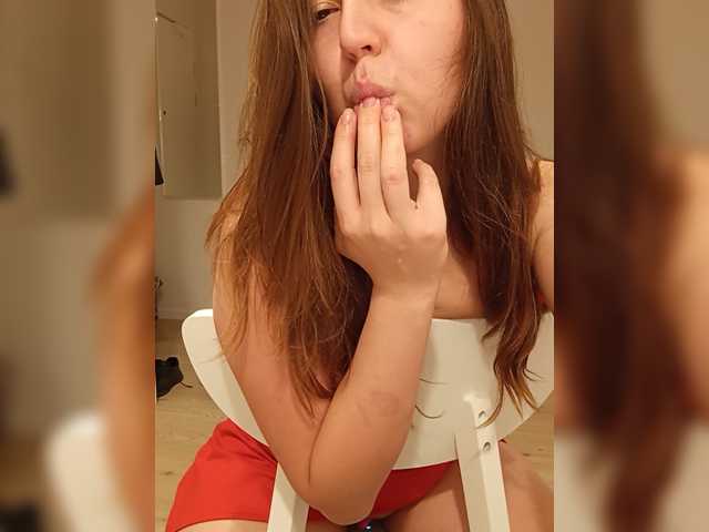 Melenka, live now on BongaCams