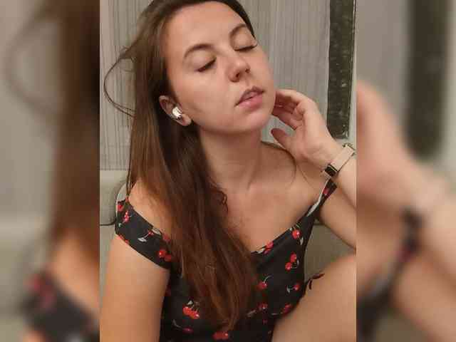 Melenka Live Webcam on BongaCams