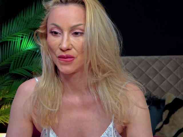 KellyWife