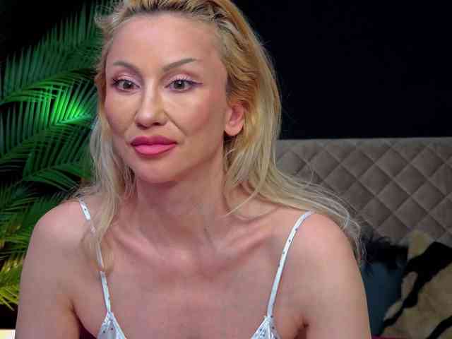 KellyWife