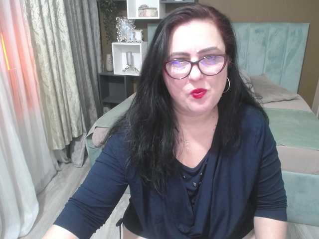 ValerieSmiths — live female cam