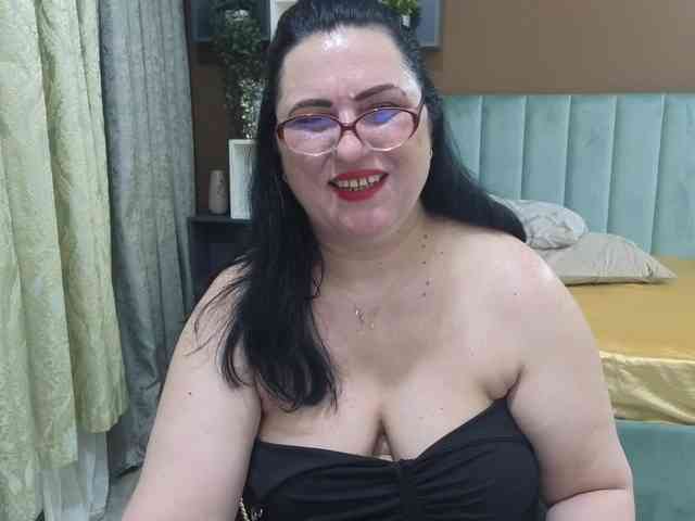 Model: ValerieSmiths