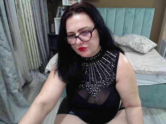 Model: ValerieSmiths