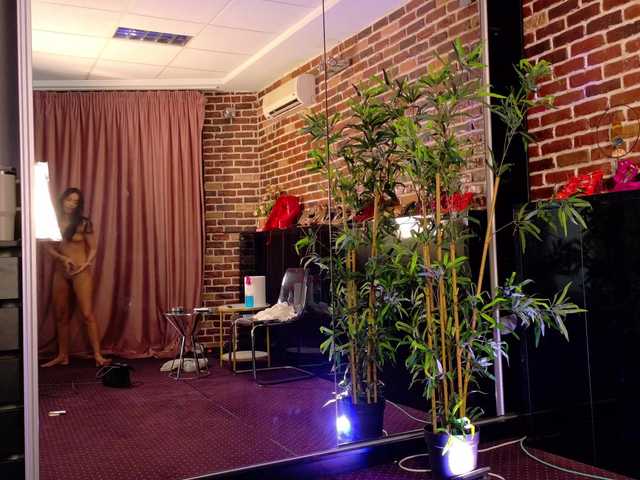 Sex chat gratuit in direct cu VanessaVosss pe BongaCams