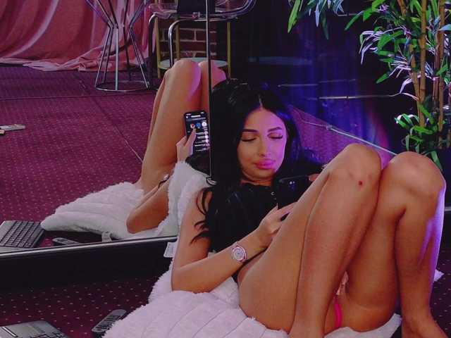 Sex chat gratuit in direct cu VanessaVosss pe BongaCams