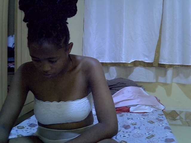 pretty-bianca live cam on BongaCams