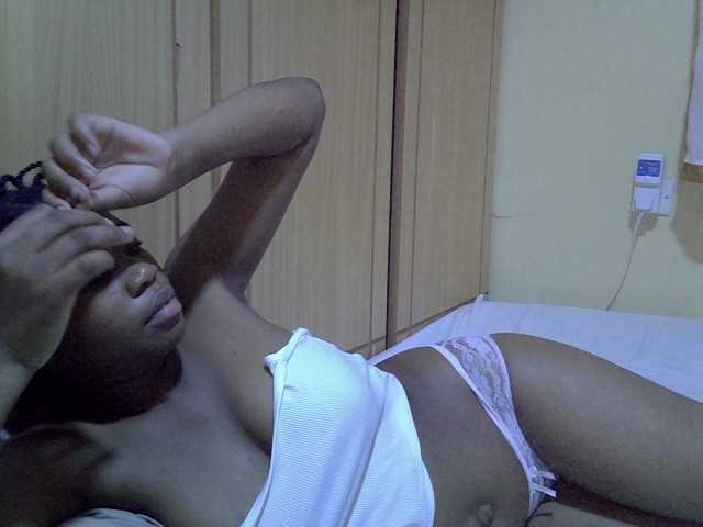 pretty-bianca live cam on BongaCams