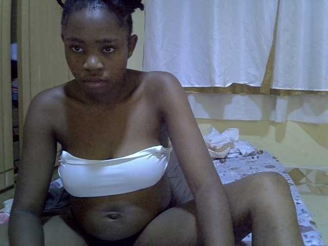 pretty-bianca live cam on BongaCams