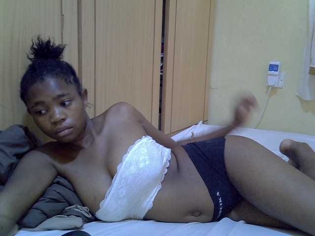 pretty-bianca live cam on BongaCams