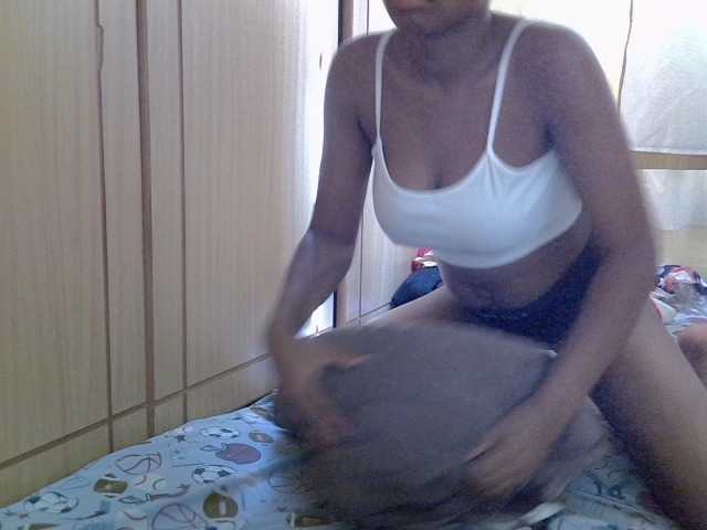pretty-bianca live cam on BongaCams