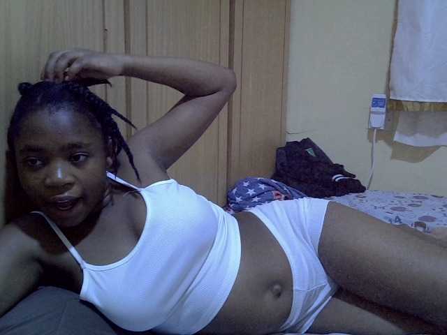 pretty-bianca live cam on BongaCams