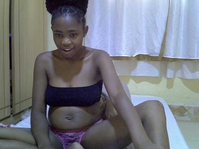 pretty-bianca live cam on BongaCams