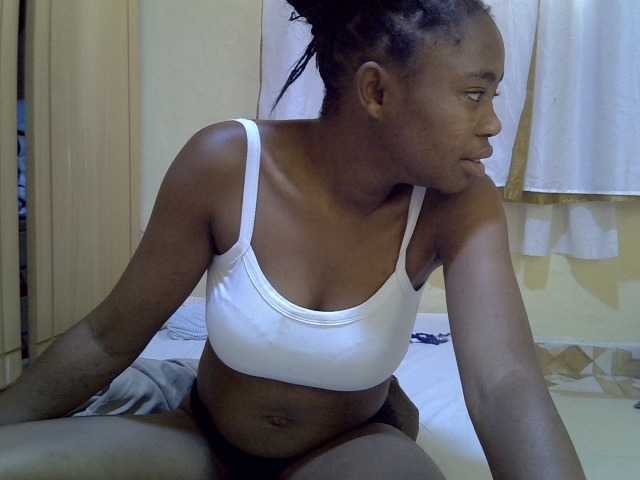 pretty-bianca live cam on BongaCams
