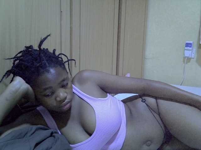 pretty-bianca live cam on BongaCams