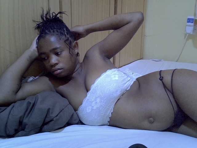 pretty-bianca live cam on BongaCams