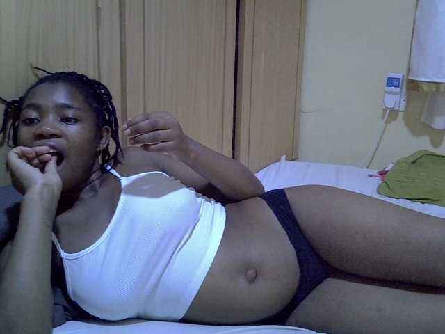 pretty-bianca live cam on BongaCams