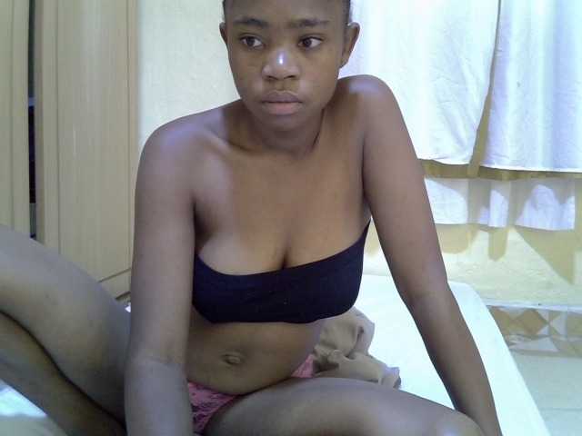 pretty-bianca live cam on BongaCams