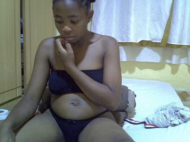pretty-bianca live cam on BongaCams