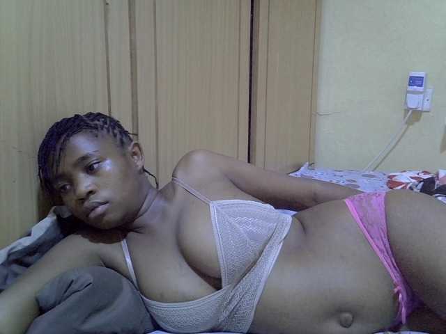 pretty-bianca live cam on BongaCams