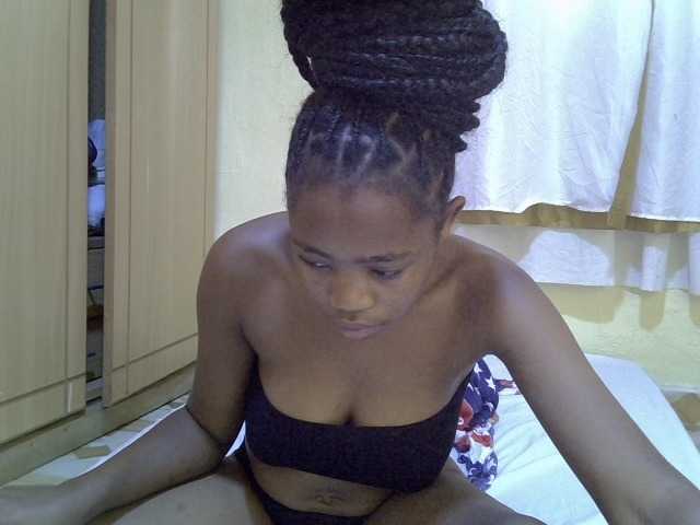 pretty-bianca live cam on BongaCams