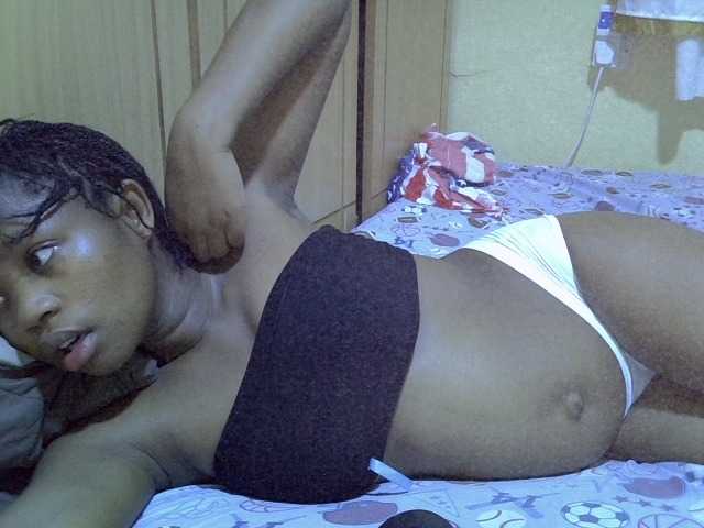 pretty-bianca live webcam show