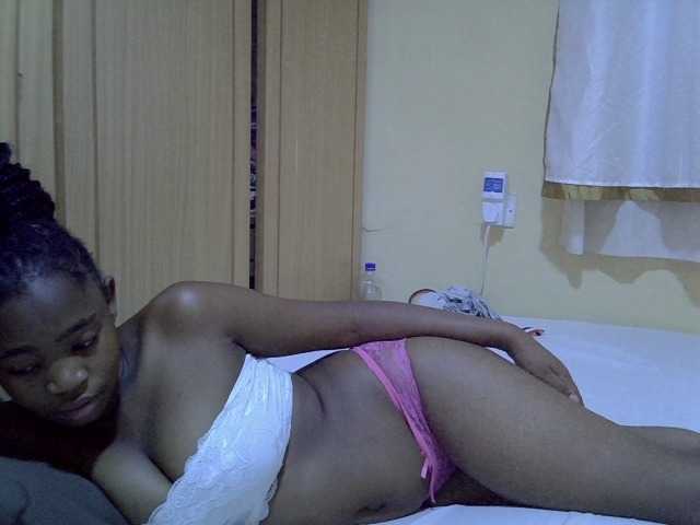 pretty-bianca live cam on BongaCams