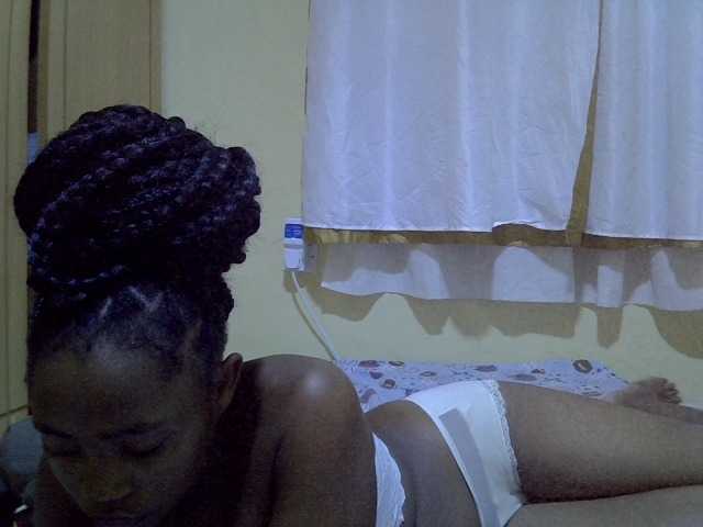 pretty-bianca live cam on BongaCams