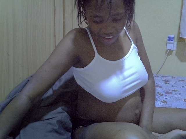 pretty-bianca live cam on BongaCams