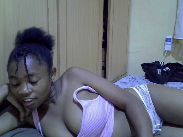 pretty-bianca live cam on BongaCams