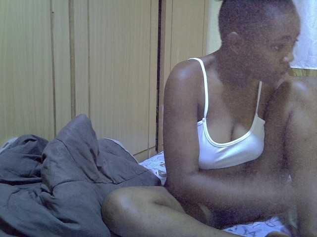 pretty-bianca live cam on BongaCams