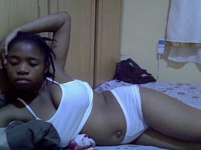 pretty-bianca live cam on BongaCams