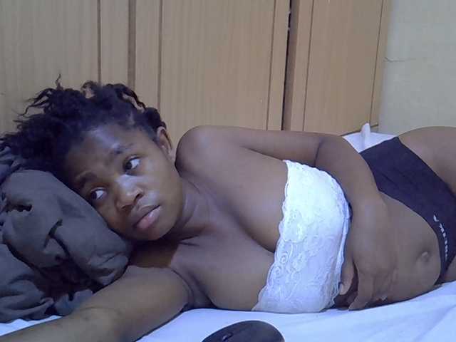 pretty-bianca live cam on BongaCams
