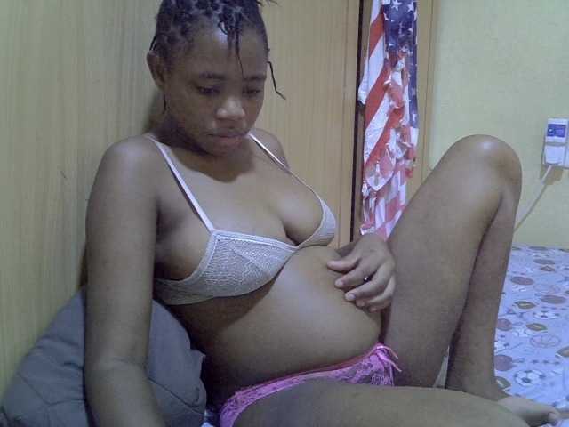 pretty-bianca live cam on BongaCams