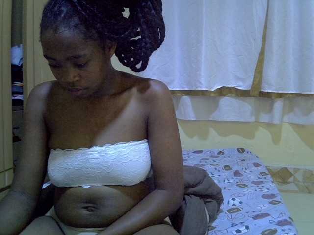 pretty-bianca live cam on BongaCams